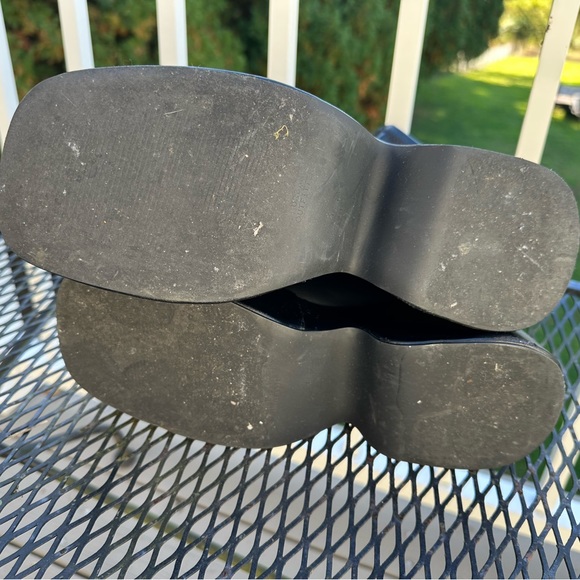 Urban outfitters faux leather sock boot platform. Size 7! Worn once. - Picture 5 of 5